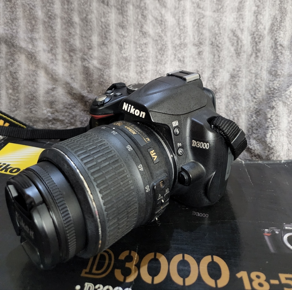 Nikon Camera D3000